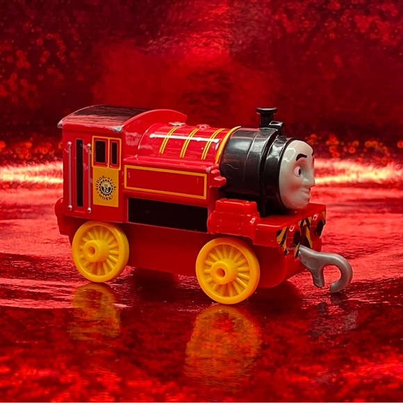 Thomas & Friends TrackMaster Push Along Victor Train Engine 2018 - Picture 2 of 7